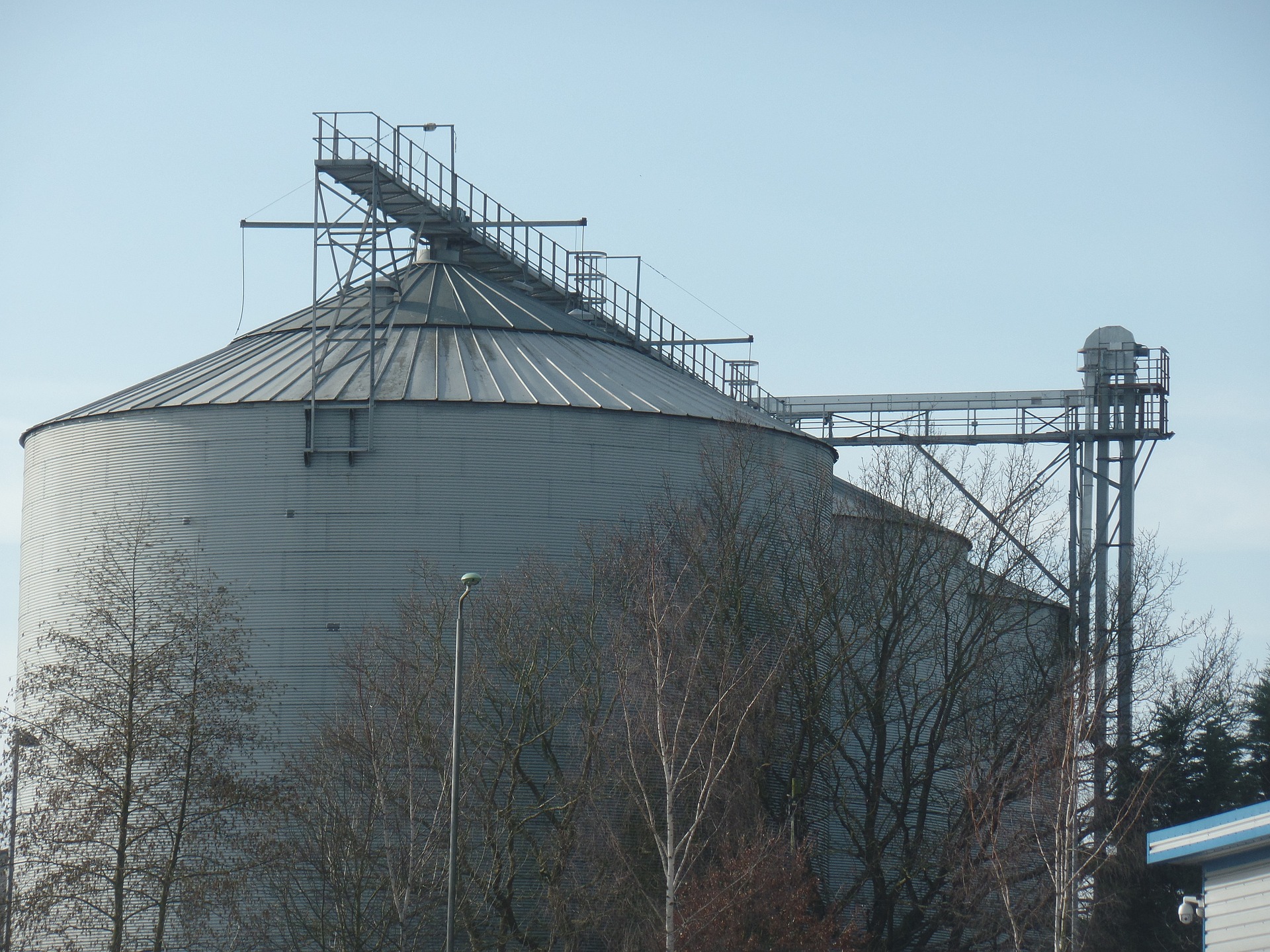 storage-tank-4484540_1920